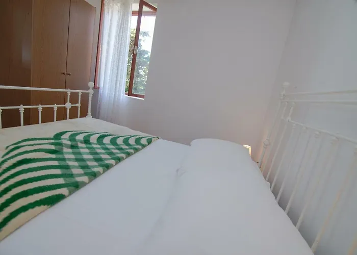 アパート Andjelka B4