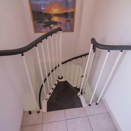 Andjelka B4 * Мали-Лошинь